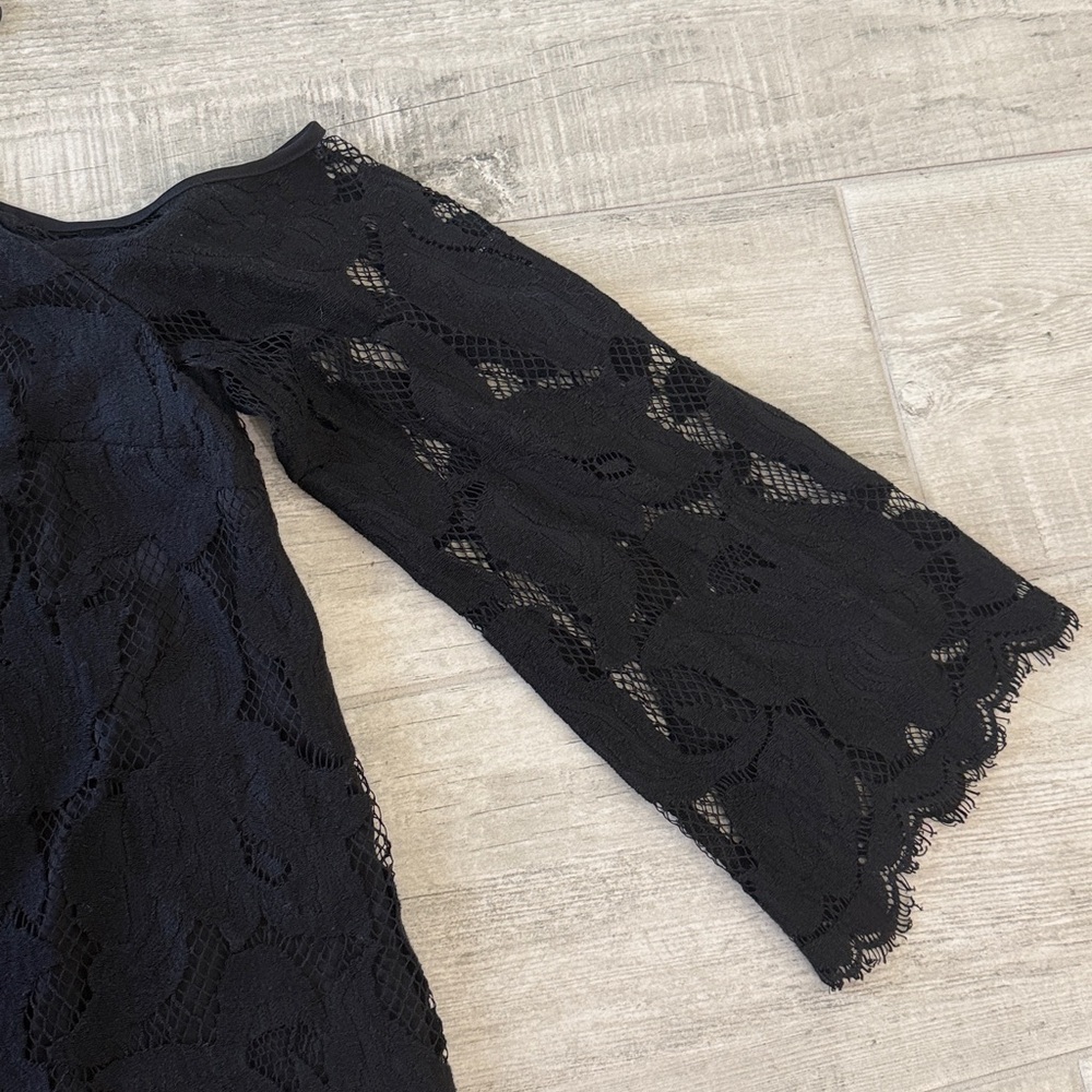 Elegant Black Lace Women's Top - Picture 3 of 4